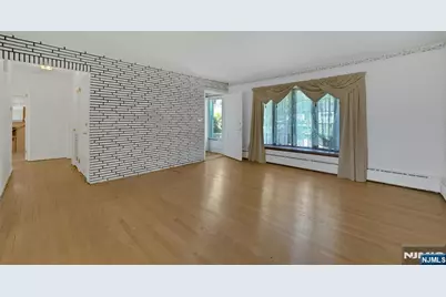 316 Sanford Avenue, Lyndhurst Township, NJ 07071 - Photo 3