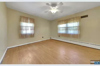 316 Sanford Avenue, Lyndhurst Township, NJ 07071 - Photo 9
