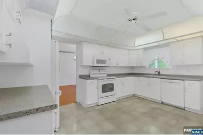 316 Sanford Avenue, Lyndhurst Township, NJ 07071 - Photo 7