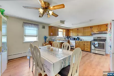 316 Sanford Avenue, Lyndhurst Township, NJ 07071 - Photo 17