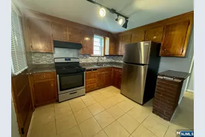 175 Delafield Avenue B #B, Lyndhurst Township, NJ 07071 - Photo 3