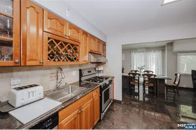 64 Orchard, Clifton, NJ 07012 - Photo 9