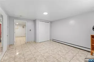72 Clarendon Pl, Hackensack, NJ 07601 - Photo 29