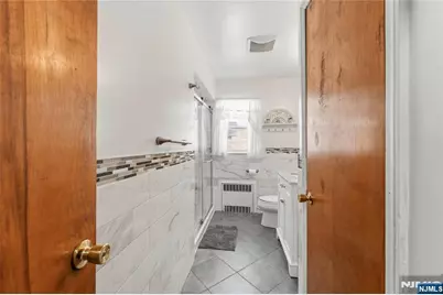 72 Clarendon Place, Hackensack, NJ 07601 - Photo 17