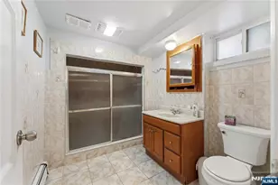 72 Clarendon Pl, Hackensack, NJ 07601 - Photo 23