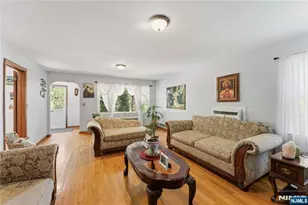 72 Clarendon Pl, Hackensack, NJ 07601 - Photo 7