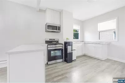 64 Demott Avenue, Clifton, NJ 07011 - Photo 9