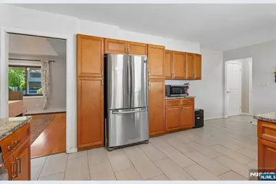 16 Cutter Avenue, Edison, NJ 08820 - Photo 5