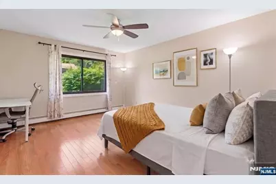 16 Cutter Avenue, Edison, NJ 08820 - Photo 9