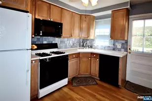 17-19 Greenwood Dr, Fair Lawn, NJ 07410 - Photo 5