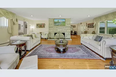 10 Shaw Road, Woodcliff Lake, NJ 07677 - Photo 9