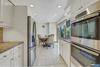 10 Shaw Road, Woodcliff Lake, NJ 07677 - Photo 17