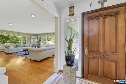 10 Shaw Road, Woodcliff Lake, NJ 07677 - Photo 5