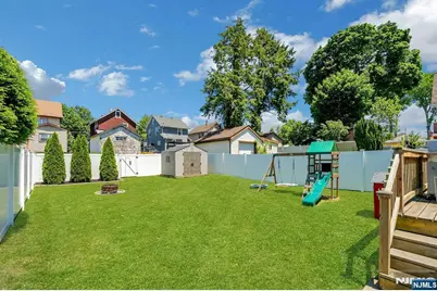 633 Lake Avenue, Lyndhurst Township, NJ 07071 - Photo 25
