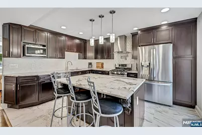 633 Lake Avenue, Lyndhurst Township, NJ 07071 - Photo 9