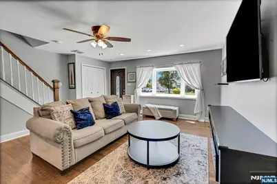 633 Lake Avenue, Lyndhurst Township, NJ 07071 - Photo 5