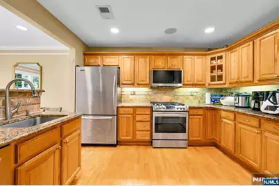 196 Blue Heron Drive 196 #196, Secaucus, NJ 07094 - Photo 9