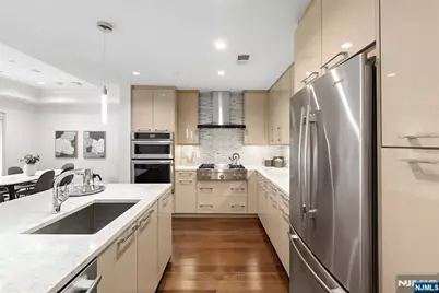 150 Henley Place 213 #213, Weehawken, NJ 07086 - Photo 5