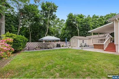 39 Chamberlain Avenue, Elmwood Park, NJ 07407 - Photo 43