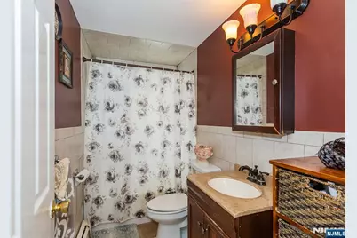 39 Chamberlain Avenue, Elmwood Park, NJ 07407 - Photo 15