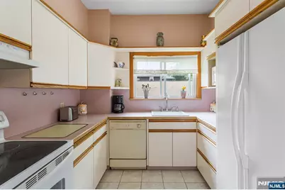 39 Chamberlain Avenue, Elmwood Park, NJ 07407 - Photo 25
