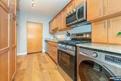 276 Chestnut Street 1G #1G, Nutley, NJ 07110 - Photo 5