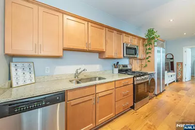 276 Chestnut Street 1G #1G, Nutley, NJ 07110 - Photo 3