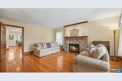 346 Roosevelt Avenue, Hasbrouck Heights, NJ 07604 - Photo 7