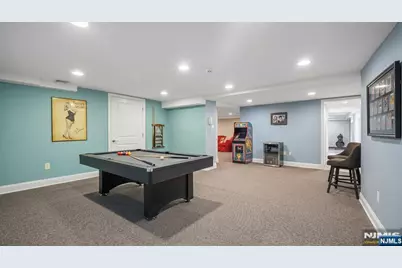 346 Roosevelt Avenue, Hasbrouck Heights, NJ 07604 - Photo 11