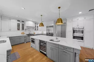 146 Stuart St, Paramus, NJ 07652 - Photo 9