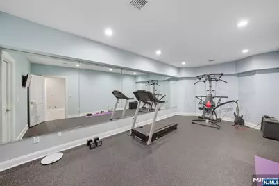 146 Stuart Street, Paramus, NJ 07652 - Photo 29