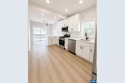 24 Sunderland Avenue, Rutherford, NJ 07070 - Photo 7