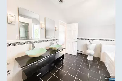 24 Sunderland Avenue, Rutherford, NJ 07070 - Photo 29