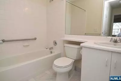 1094 Coventry Way 1094 #1094, Mahwah, NJ 07430 - Photo 7