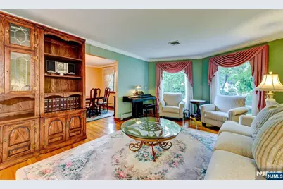 11 Yellow Brick Road, Wayne, NJ 07470 - Photo 9