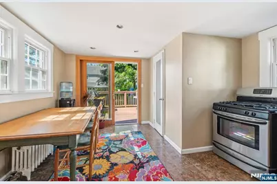 312 Van Buren Avenue, Teaneck Township, NJ 07666 - Photo 9