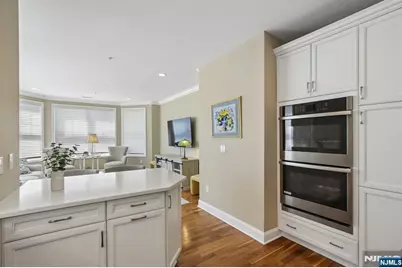 5211 Pointe Gate Drive, Livingston, NJ 07039 - Photo 11