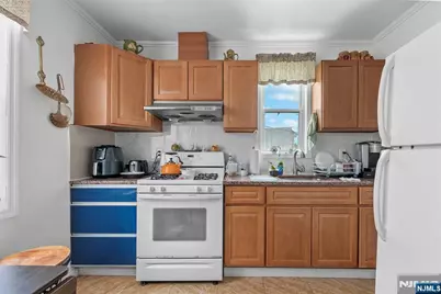 105 Bergen Avenue, Kearny, NJ 07032 - Photo 15