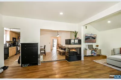 532 2nd Street, Carlstadt, NJ 07072 - Photo 3