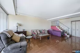 2 Horizon 1010, Fort Lee, NJ 07024 - Photo 7