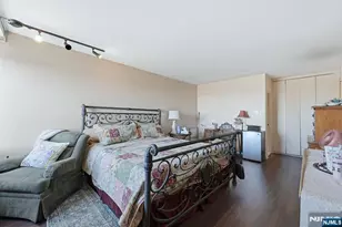 2 Horizon 1010, Fort Lee, NJ 07024 - Photo 15