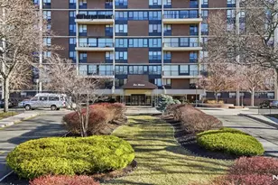 2 Horizon 1010, Fort Lee, NJ 07024 - Photo 3
