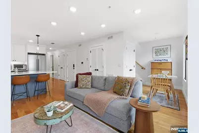 22 Lincoln Street 3 #3, Jersey City, NJ 07307 - Photo 5