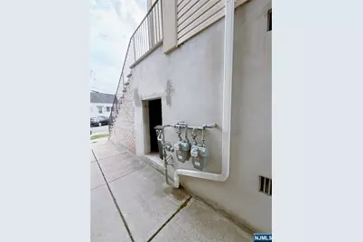 28 Davis Street, Harrison, NJ 07029 - Photo 5