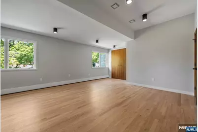 439 Summit Street, Englewood Cliffs, NJ 07632 - Photo 17