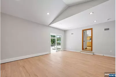 439 Summit Street, Englewood Cliffs, NJ 07632 - Photo 15