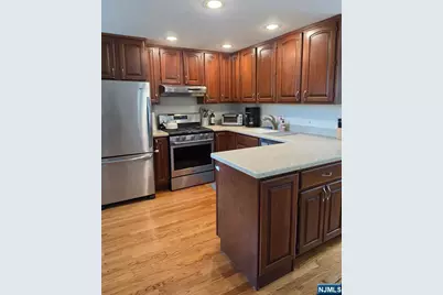 29 Chestnut Drive, Wayne, NJ 07470 - Photo 5