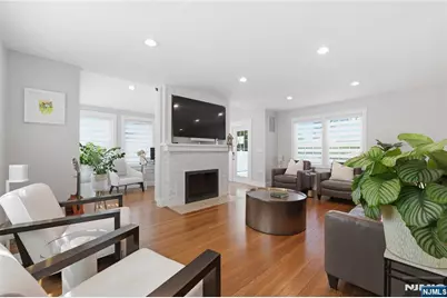 307 Farview Avenue, Paramus, NJ 07652 - Photo 13