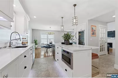 307 Farview Avenue, Paramus, NJ 07652 - Photo 9