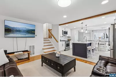 433 Fern Avenue, Lyndhurst Township, NJ 07071 - Photo 5